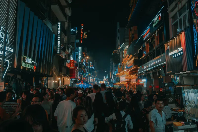 Surrounded by Expats and Still Completely Alone